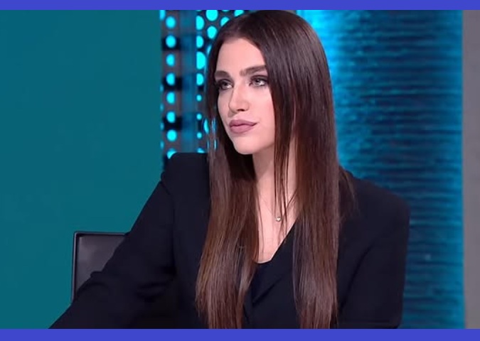 Ecem Dinçkal Kimdir?