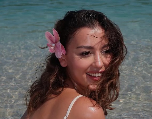 Asena Atalar Kimdir?