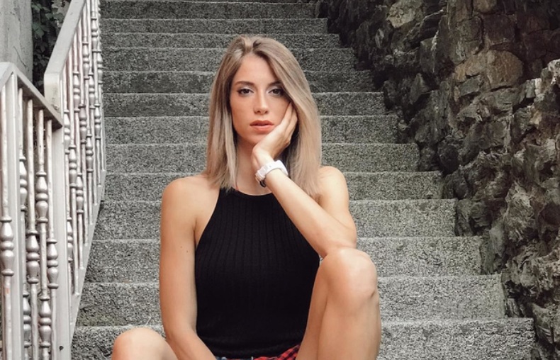 Burcu Yönder Kimdir?